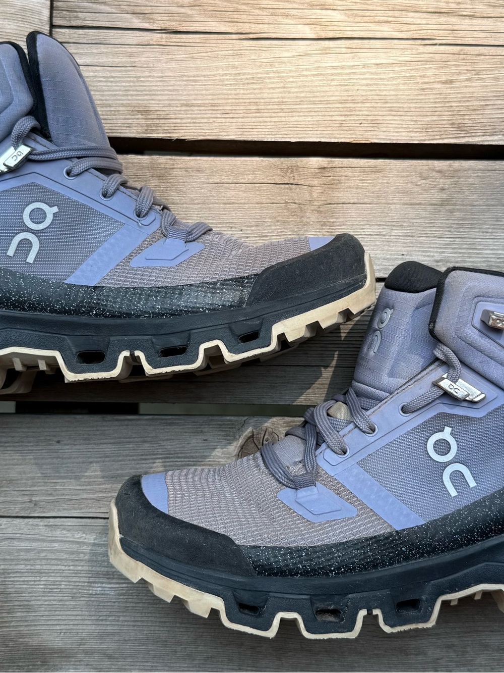 On Running Men's Waterproof Trail Boots in Gray and Black - Picture 3 of 7